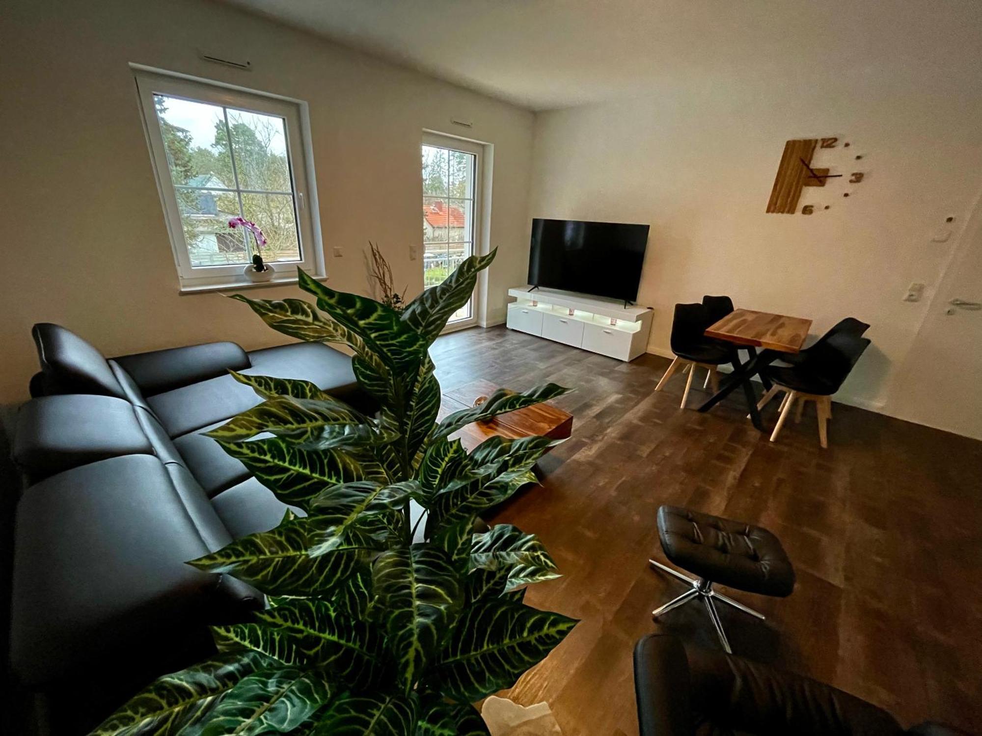 Ferienwohnung Im Gruenen โอราเนียนบวร์ก ภายนอก รูปภาพ